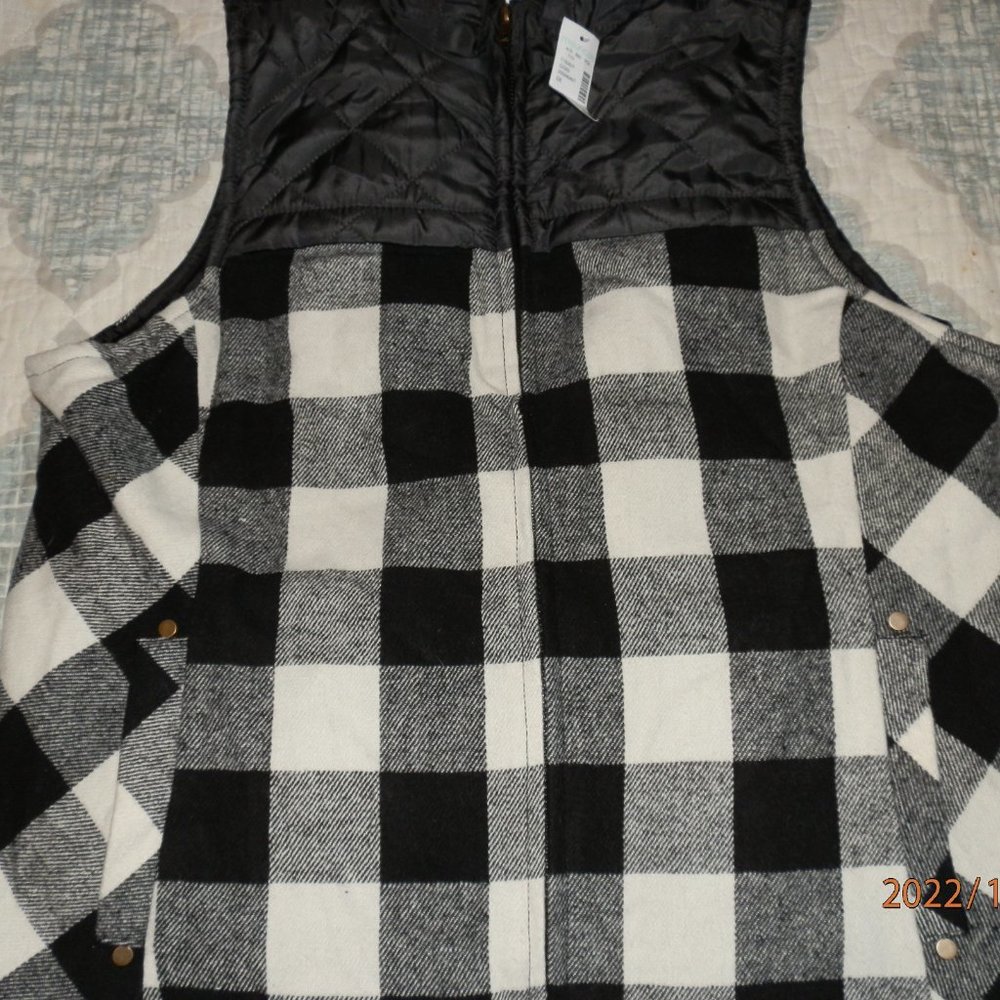 NWT MAURICES (0X) BUFFALO PLAID VEST - Picture 4 of 4